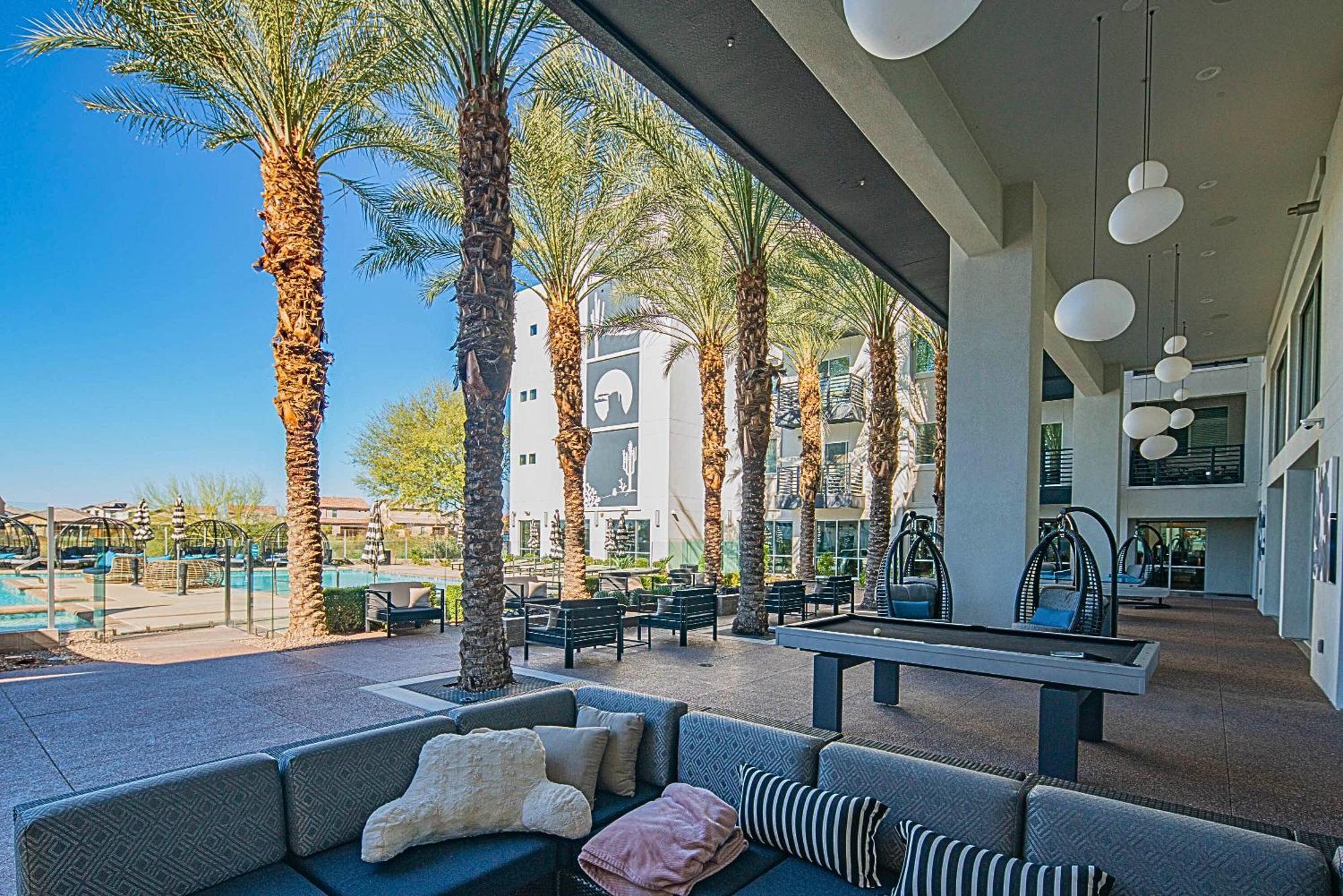 Shopping & Dining Dist-resort Pool-views-king Bed S439 Apartment *