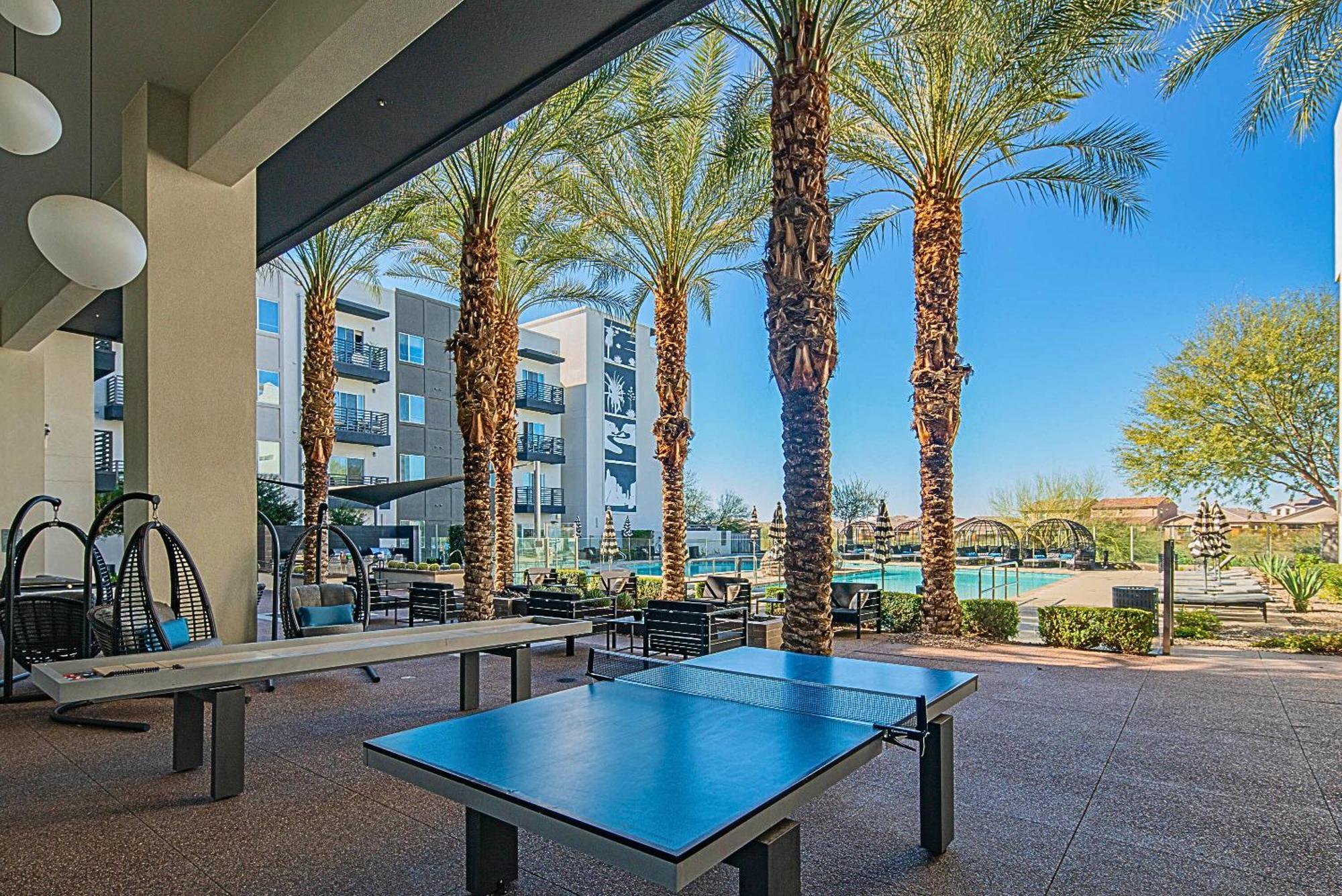 Apartment Shopping & Dining Dist-resort Pool-views-king Bed S439 *